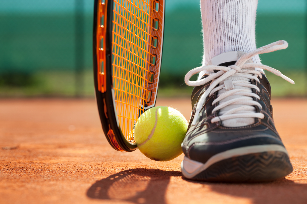 TENNIS VS JOGGER